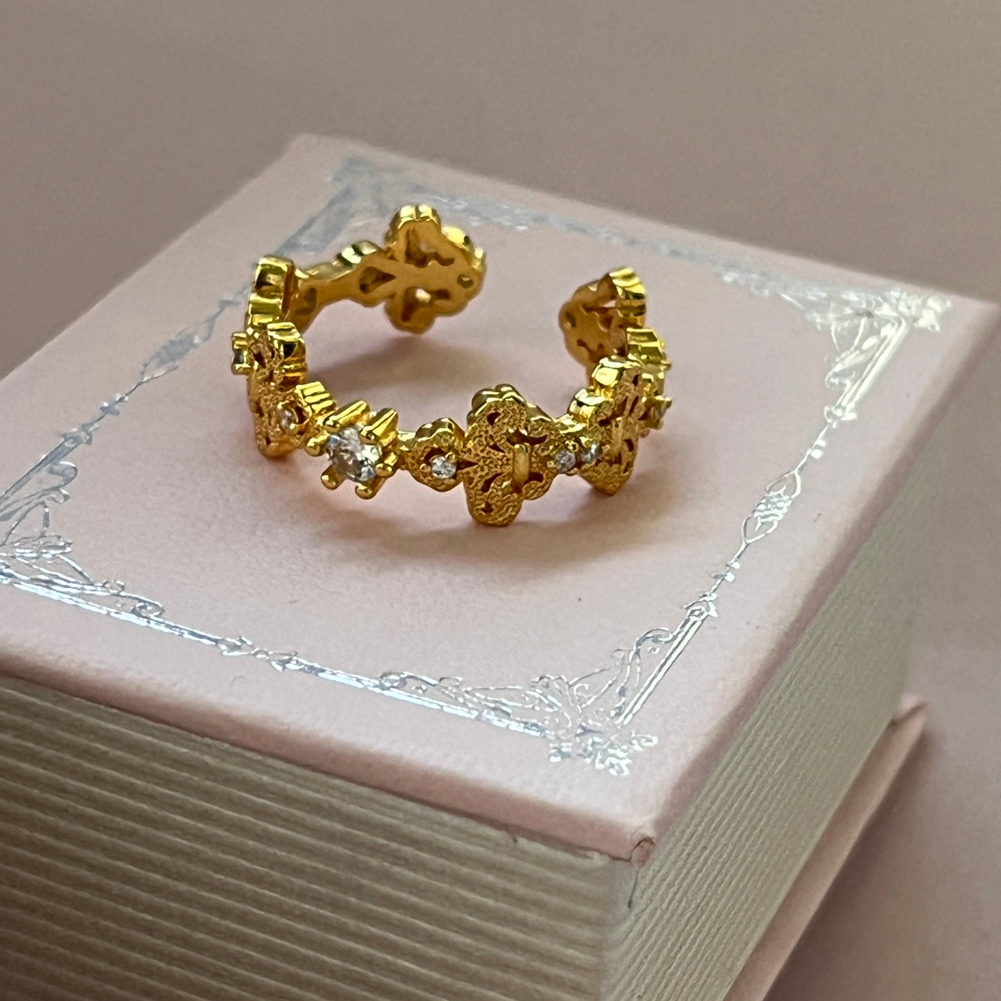 Gold-plated Copper Light Luxury Iris Golden Necklace, Bracelet, Earrings, Ring