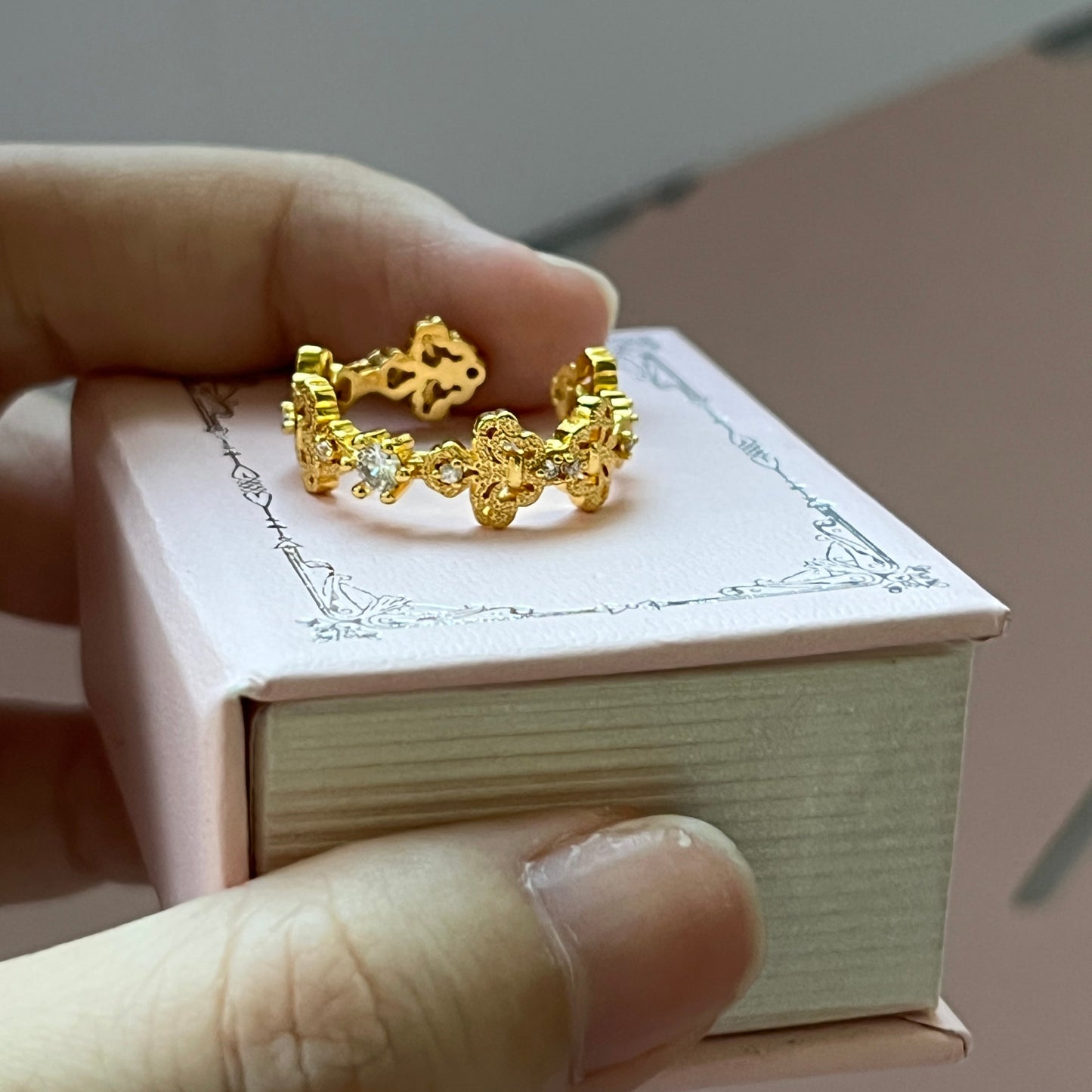 Gold-plated Copper Light Luxury Iris Golden Necklace, Bracelet, Earrings, Ring