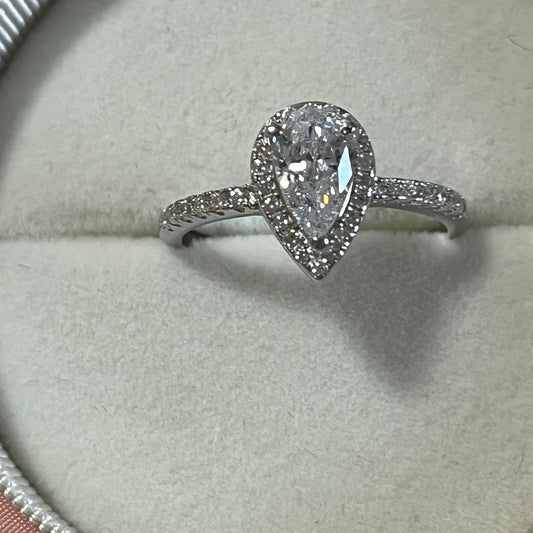 S925 Sterling Silver Drop-shaped Cubic Zirconia Ring